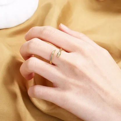 Elegant Luxury Ring with Snake Decor - Image 4