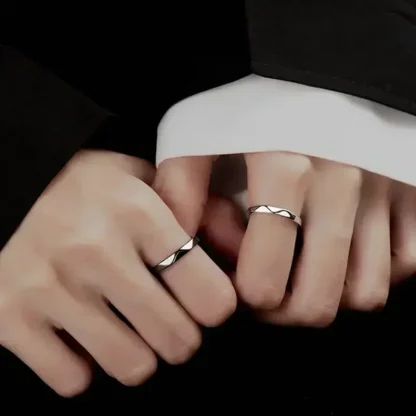 Adjustable Simple Ring with Geometric Design - Image 2