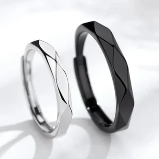 Adjustable Simple Ring with Geometric Design
