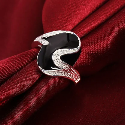 Signet Ring with Wavy Black Design - Image 3