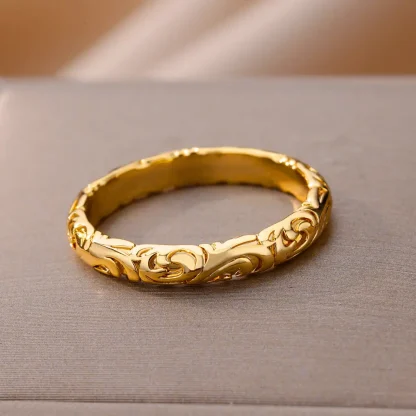 Elegant Ring with Carving Design - Image 3