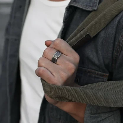 Cracked Decor Ring with Open Band Design - Image 3