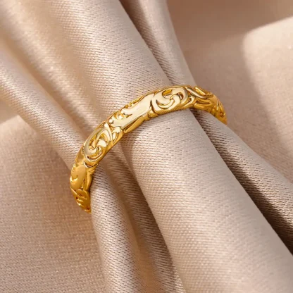Elegant Ring with Carving Design - Image 5