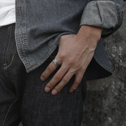 Cracked Decor Ring with Open Band Design - Image 5