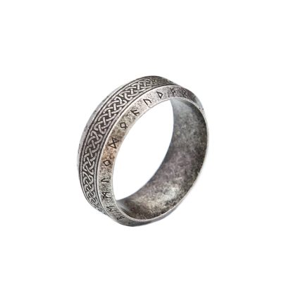 Vintage-style Ring with Carved Design - Image 7