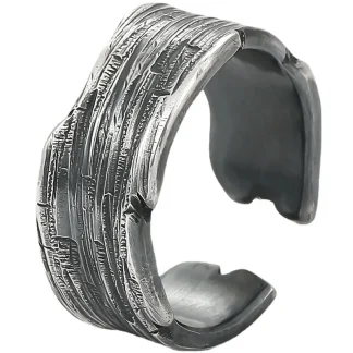 Cracked Decor Ring with Open Band Design